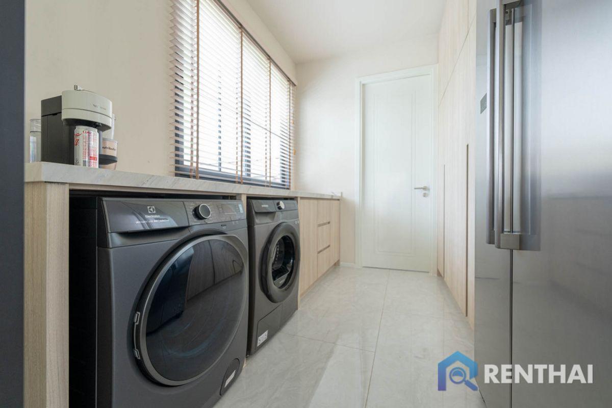 For sale a large luxury detached house with private pool Loading...