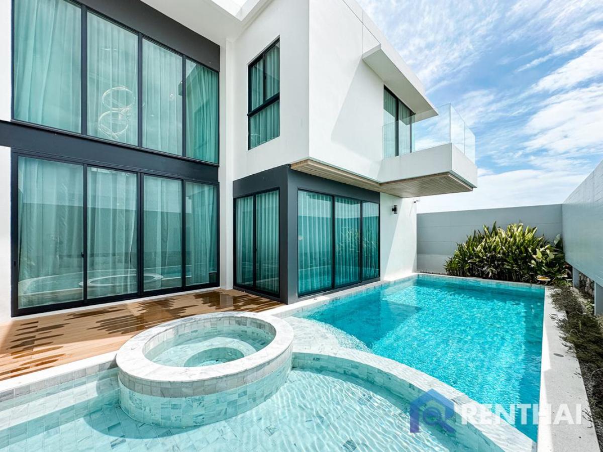 For SaleHousePattaya, Bangsaen, Chonburi : 2-storey luxury pool villa
