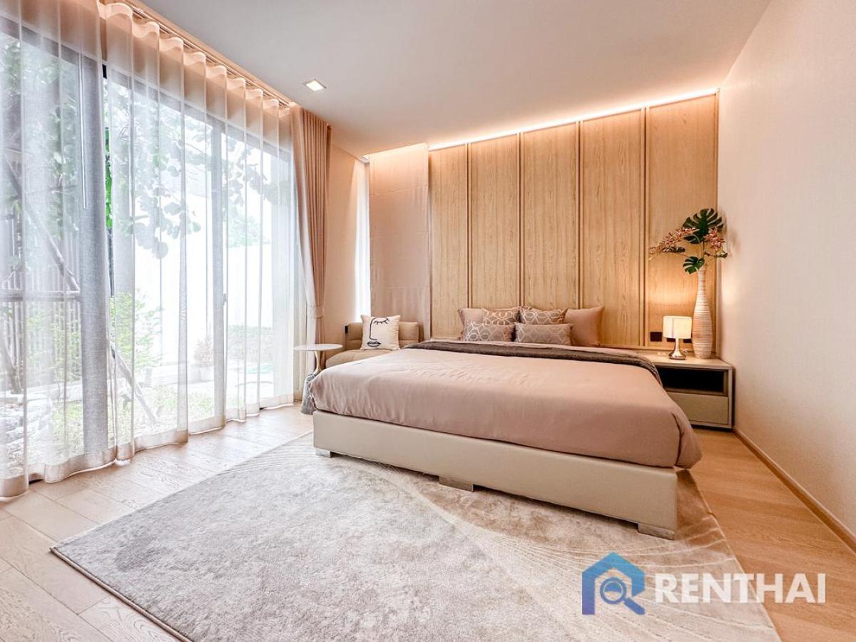 For SaleHousePattaya, Bangsaen, Chonburi : 2-storey luxury pool villa