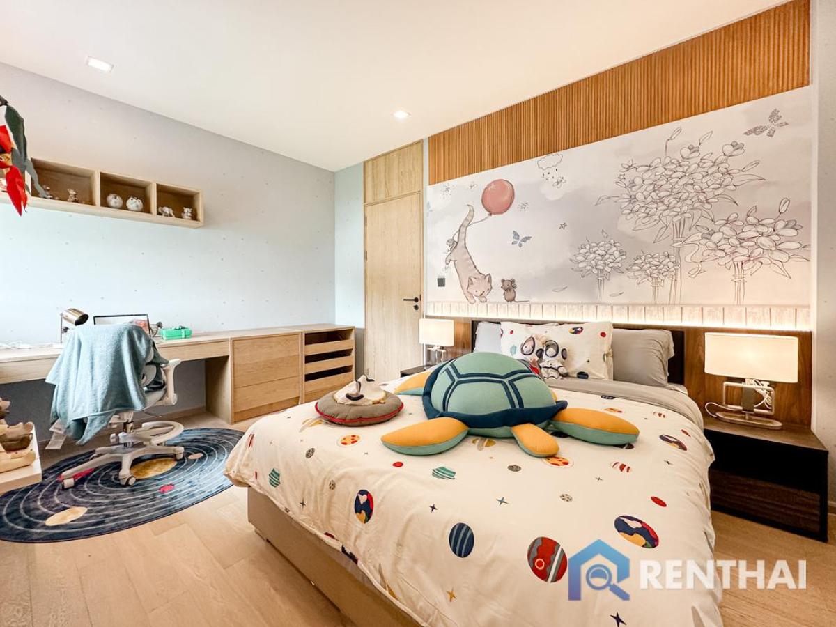 For SaleHousePattaya, Bangsaen, Chonburi : 2-storey luxury pool villa