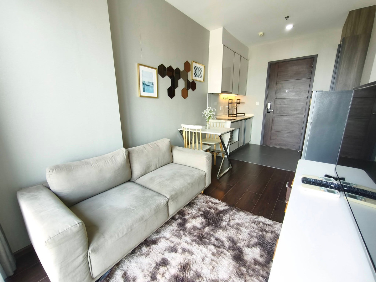 For RentCondoSukhumvit, Asoke, Thonglor : 🔴16000฿🔴 𝗖 𝗘𝗸𝗸𝗮𝗺𝗮𝗶┃C Ekkamai ✅ near BTS Ekkamai, happy to serve 🙏 If interested, talk to 𝙇𝙄𝙉𝙀 (reply very quickly):​📱 Property Code​ 6901-1610📱: Line ID:@bbcondo88