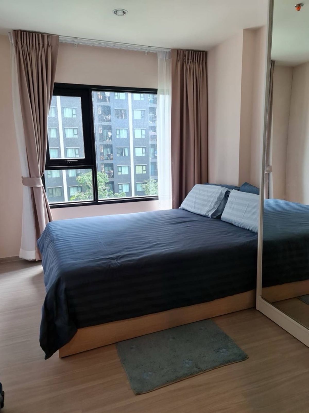 ขายคอนโดสมุทรปราการ สำโรง : ขายคอนโด Aspire Erawan prime อาคาร A ชั้น 10 ห้องมุม วิวสระว่ายน้ำ ขนาด 35.15 ตร.ม. ราคาพิเศษ 2,650,000 บาท