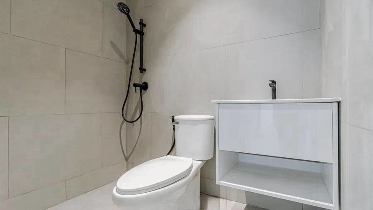 ขายทาวน์โฮมลาดพร้าว เซ็นทรัลลาดพร้าว : HOT DEAL !! ขาย Luxe35 บ้านหรู 4 ชั้น ขนาด 400 Sq.m 3 bed 6 bath ติดต่อ 086-795-9997 