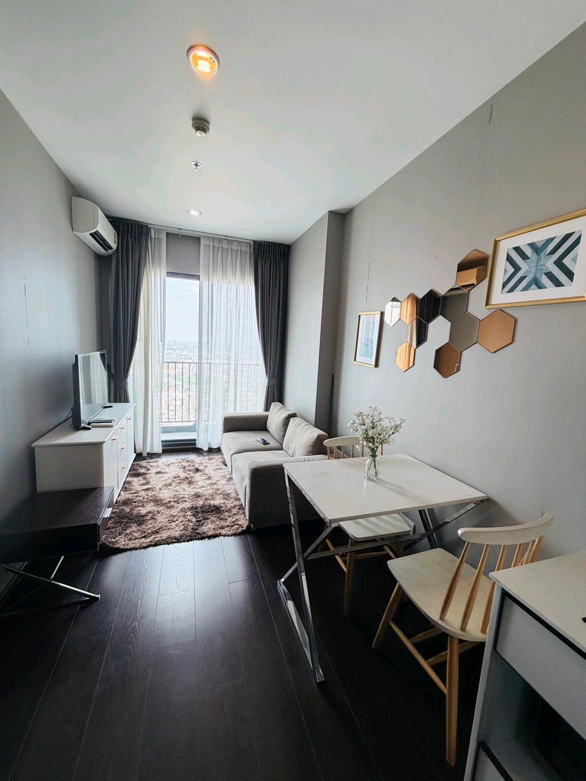 For RentCondoSukhumvit, Asoke, Thonglor : 🔴15500฿🔴 𝗖 𝗘𝗸𝗸𝗮𝗺𝗮𝗶┃C Ekkamai ✅ near BTS Ekkamai, happy to serve 🙏 If interested, talk to 𝙇𝙄𝙉𝙀 (reply very quickly):​📱 Property Code​ 6901-1610📱: Line ID:@bbcondo88