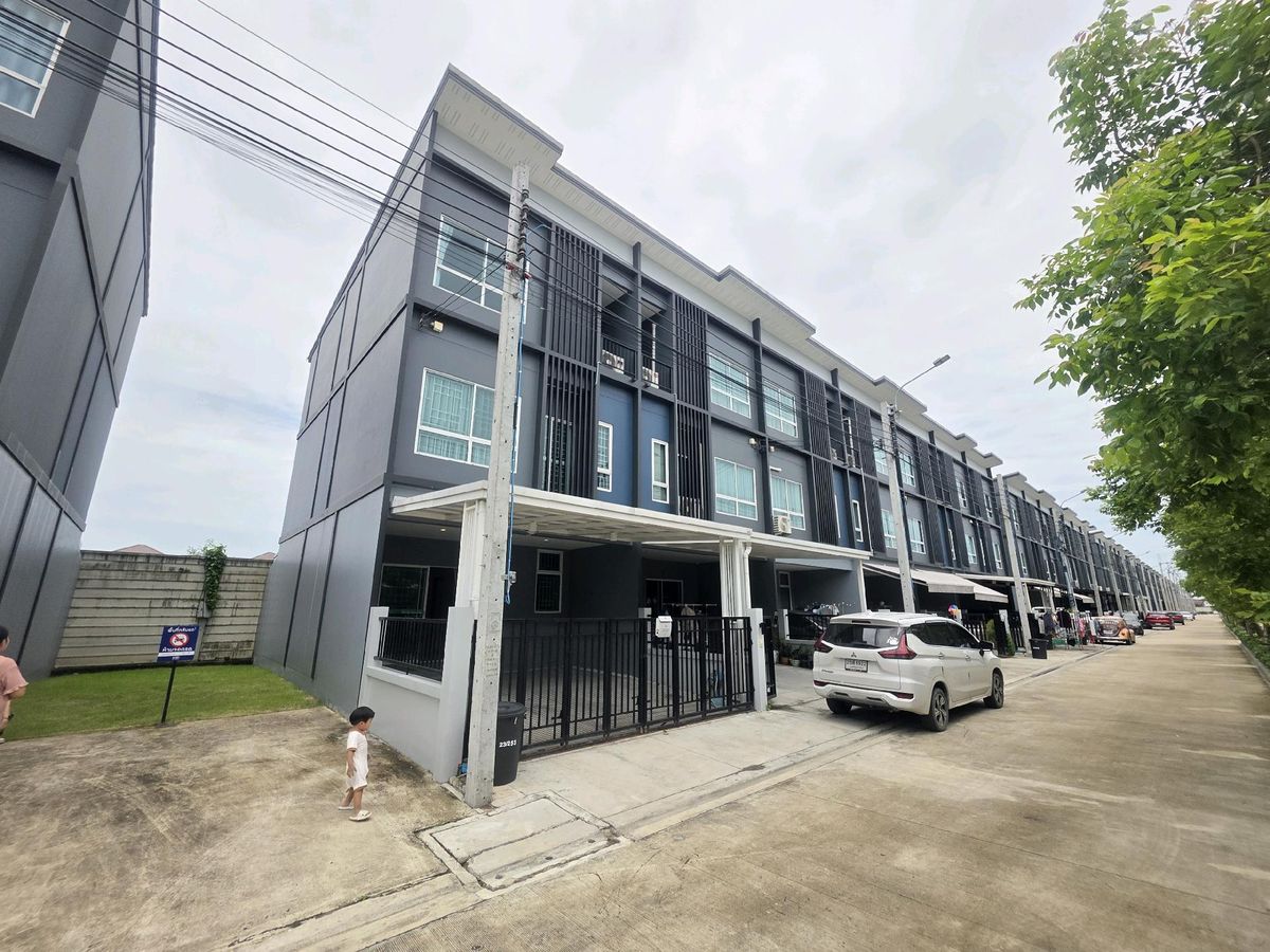 ขายทาวน์โฮมลาดกระบัง สุวรรณภูมิ : 🏡 ขายทาวน์โฮมหัวมุม 3 ชั้น โครงการสัมมากร อเวนิว สุวรรณภูมิ | ฟรีโอน! | 4 ห้องนอน 4 ห้องน้ำ ใกล้สนามบิน ห้างสรรพสินค้าและโรงเรียนชั้นนำ