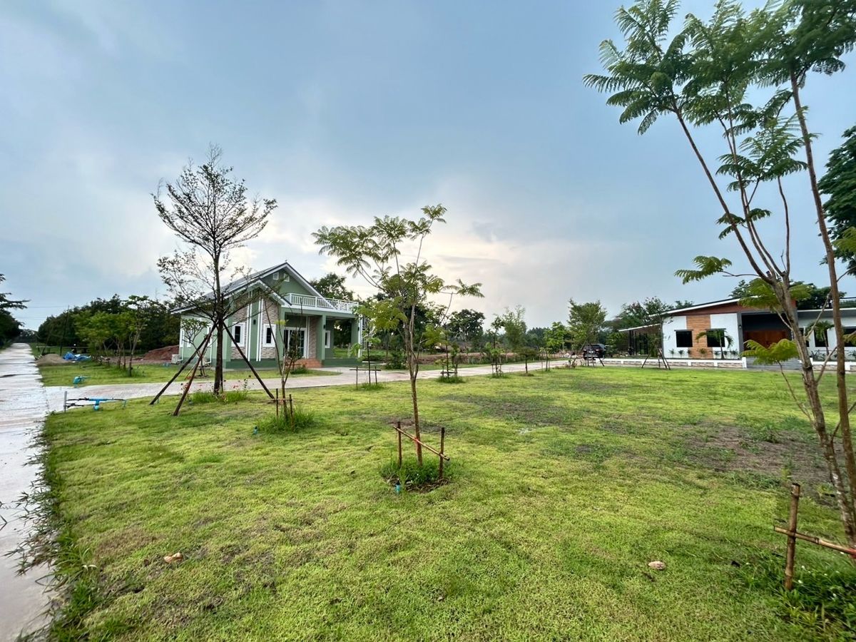 ขายกิจการโรงแรม & กิจการอพาร์ตเมนต์ปราจีนบุรี : ขายรีสอร์ท  พร้อมบ้านพัก สวนผลไม้ จำนวน14.3 ไร่ 