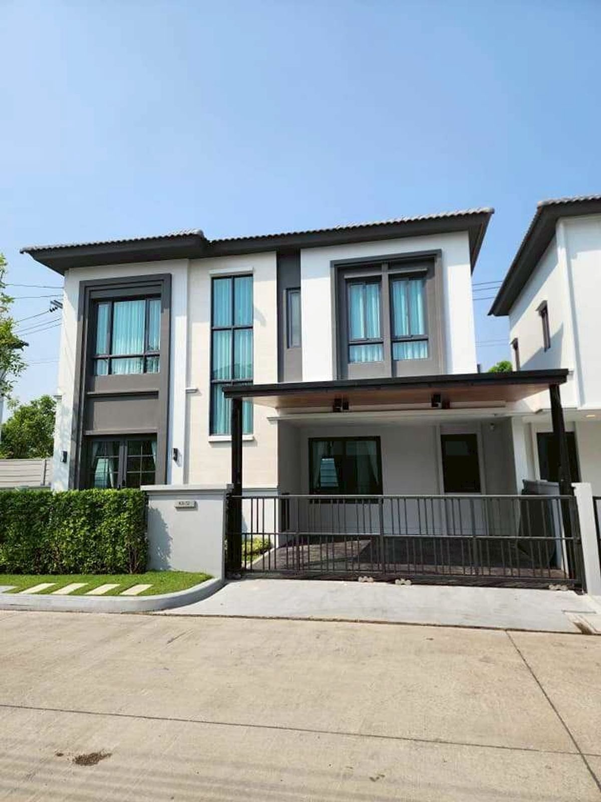 ให้เช่าบ้านสมุทรปราการ สำโรง : P0075 ปล่อยเช่าบ้านราคาดี! GRANDE PLENO สุขุมวิท-บางนา บ้านสไตล์ยุโรป