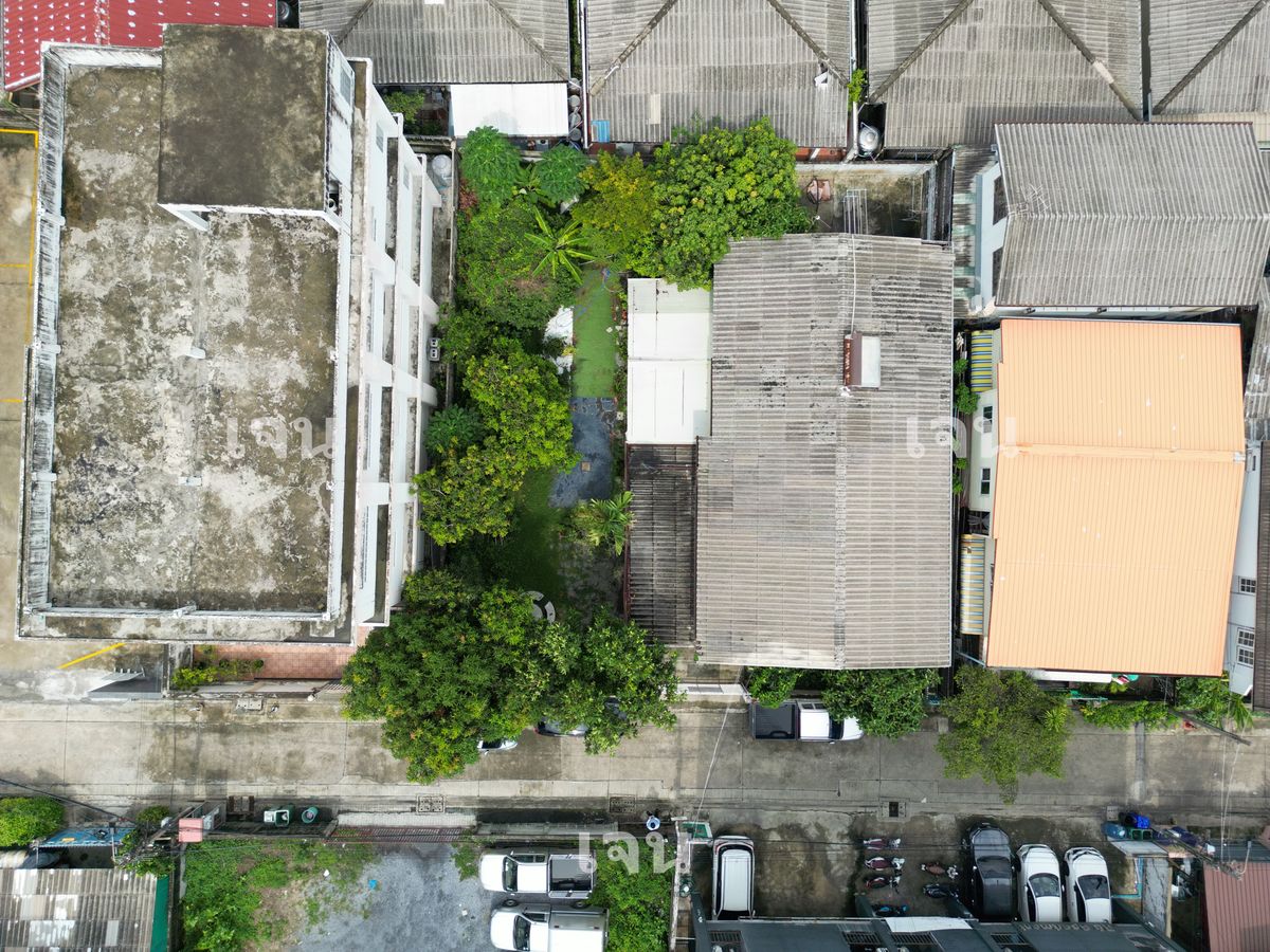 ขายที่ดินรัชดา ห้วยขวาง : ขายที่ดินห้วยขวาง ขายที่ดินซอยสุนทรศิริ ขายที่ดินซอยประชาราษฎร์บำเพ็ญ6 ขนาดที่ดิน 129 ตารางวา แปลงสวยมาก ทำเลดีมาก เหมาะแก่การลงทุน สร้างโรงแรม คอนโด หอพัก บ้านหรู หรือกิจการออฟฟิต ห่างจาก MRT ห้วยขวางเพียง 500 เมตรเท่านั้น