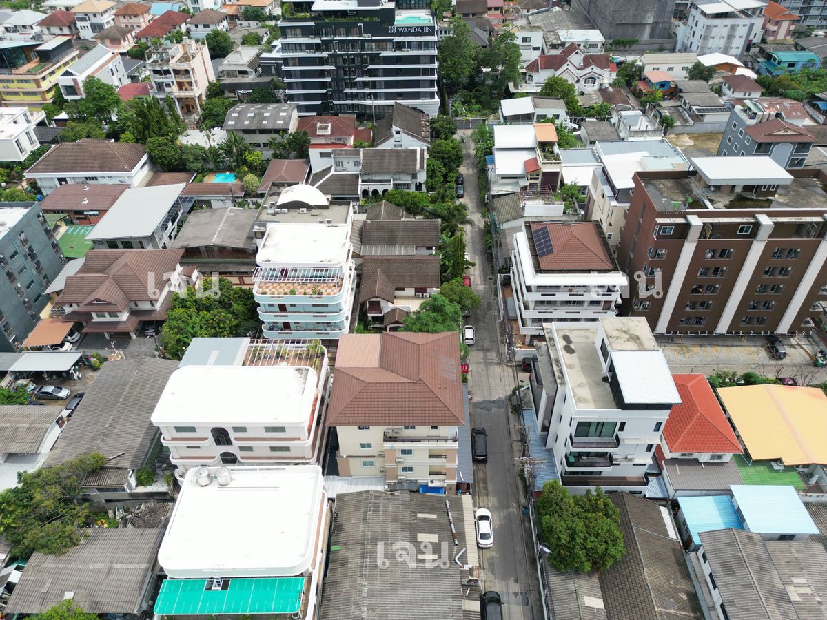 ขายที่ดินรัชดา ห้วยขวาง : ขายที่ดินห้วยขวาง ขายที่ดินซอยสุนทรศิริ ขายที่ดินซอยประชาราษฎร์บำเพ็ญ6 ขนาดที่ดิน 129 ตารางวา แปลงสวยมาก ทำเลดีมาก เหมาะแก่การลงทุน สร้างโรงแรม คอนโด หอพัก บ้านหรู หรือกิจการออฟฟิต ห่างจาก MRT ห้วยขวางเพียง 500 เมตรเท่านั้น