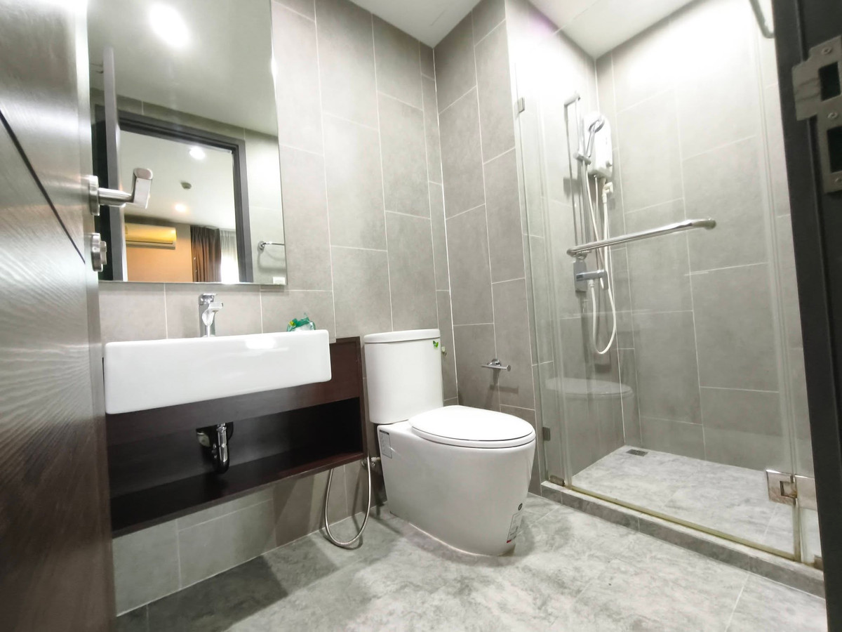 For RentCondoSukhumvit, Asoke, Thonglor : 🔴16000฿🔴 𝗖 𝗘𝗸𝗸𝗮𝗺𝗮𝗶┃C Ekkamai ✅ near BTS Ekkamai, happy to serve 🙏 If interested, talk to 𝙇𝙄𝙉𝙀 (reply very quickly):​📱 Property Code​ 6901-1610📱: Line ID:@bbcondo88