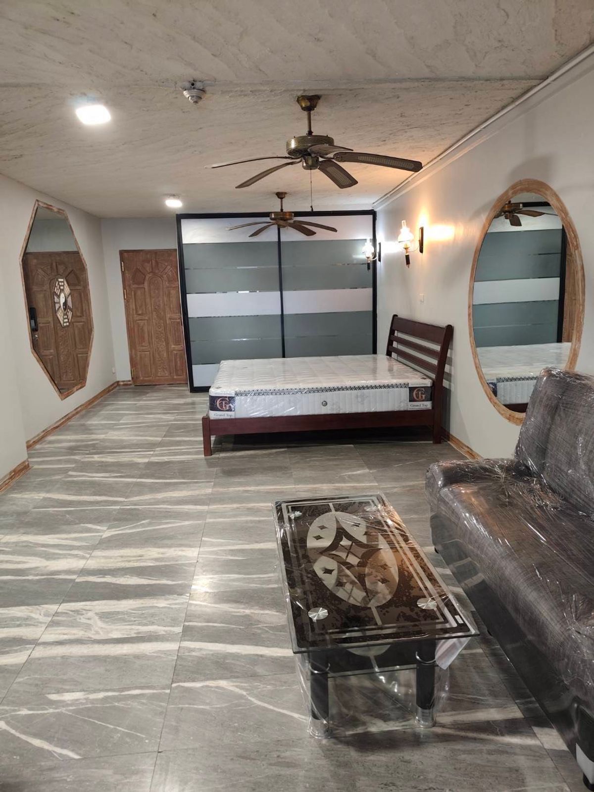 ให้เช่าคอนโดสาทร นราธิวาส : ให้เช่าคอนโดย่านสีลม ชั้น31 / 46ตรม. / ราคา 14,000.-