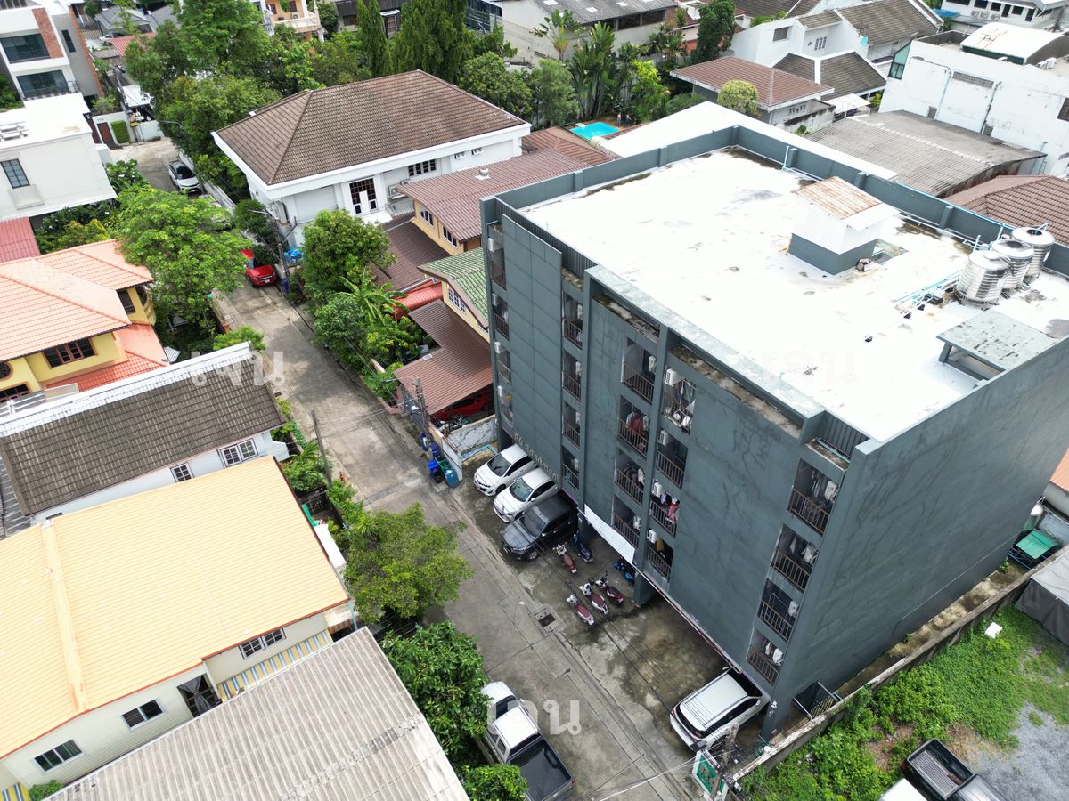 ขายที่ดินรัชดา ห้วยขวาง : ขายที่ดินห้วยขวาง ขายที่ดินซอยสุนทรศิริ ขายที่ดินซอยประชาราษฎร์บำเพ็ญ6 ขนาดที่ดิน 129 ตารางวา แปลงสวยมาก ทำเลดีมาก เหมาะแก่การลงทุน สร้างโรงแรม คอนโด หอพัก บ้านหรู หรือกิจการออฟฟิต ห่างจาก MRT ห้วยขวางเพียง 500 เมตรเท่านั้น