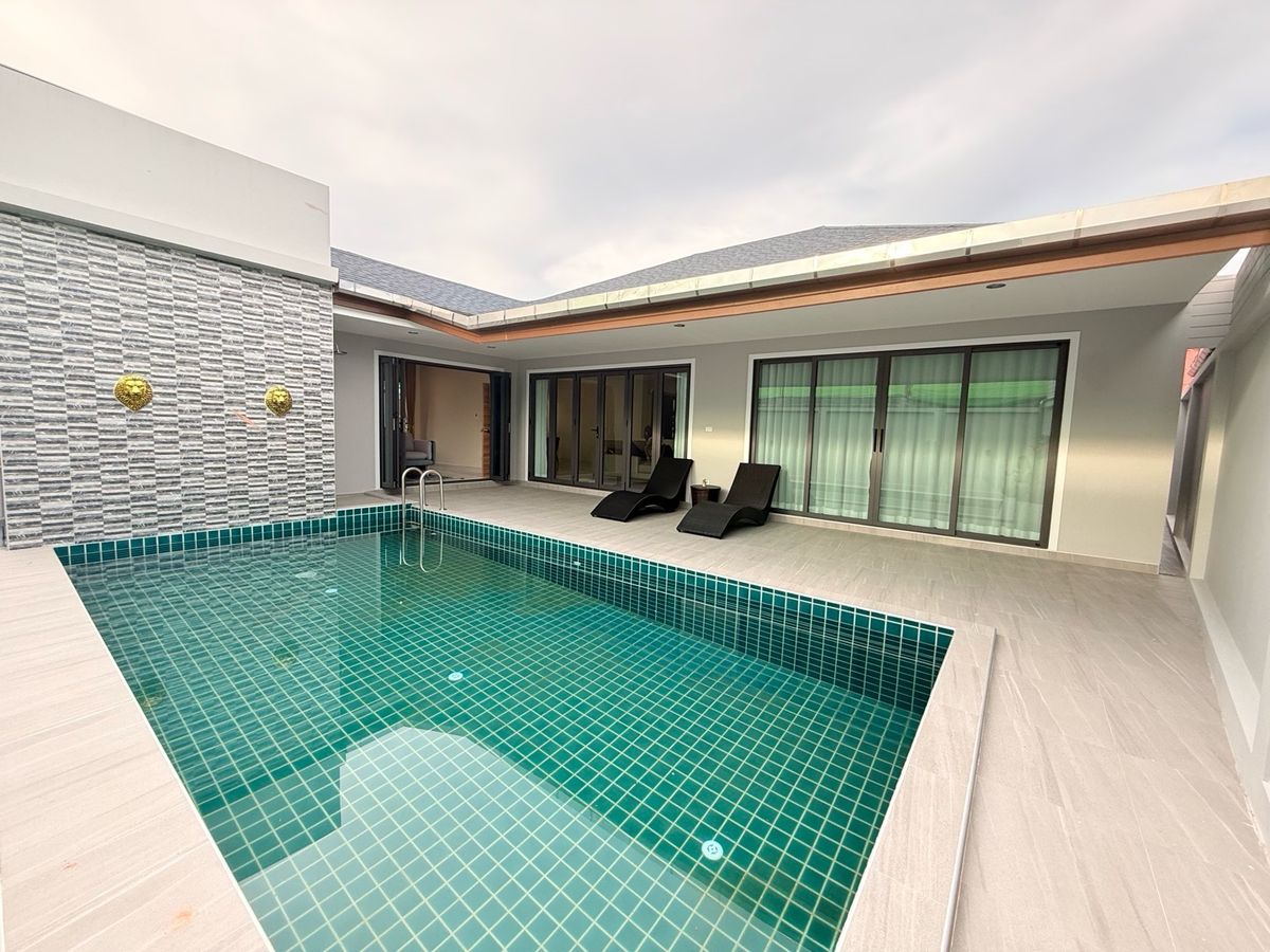 For RentPhuket : Brand New Pool Villa 3 Bedrooms for rent Rawai beach area 