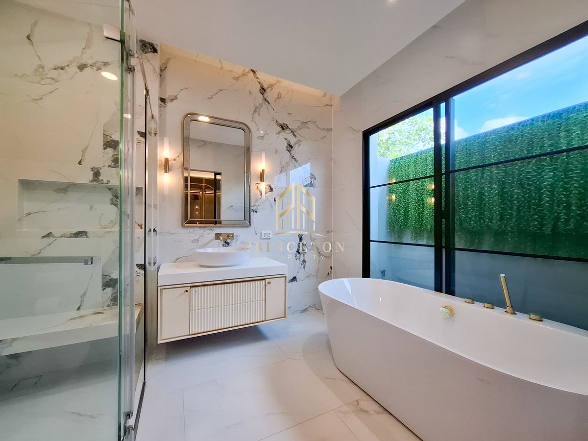 HousePattanakan, Srinakarin : Luxury House For Sale or Rent Nantawan Rama 9 New Krungthep Kreetha