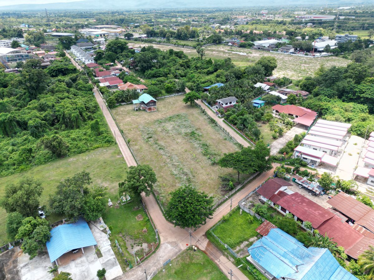 ขายที่ดินสกลนคร : ขายที่ดินสกลนคร 3-3-28 ไร่ ซอยหนองมันปลา 10 อำเภอเมืองสกลนคร แปลงสวยมาก ทำเลดีมาก ราคาดีสุดๆ