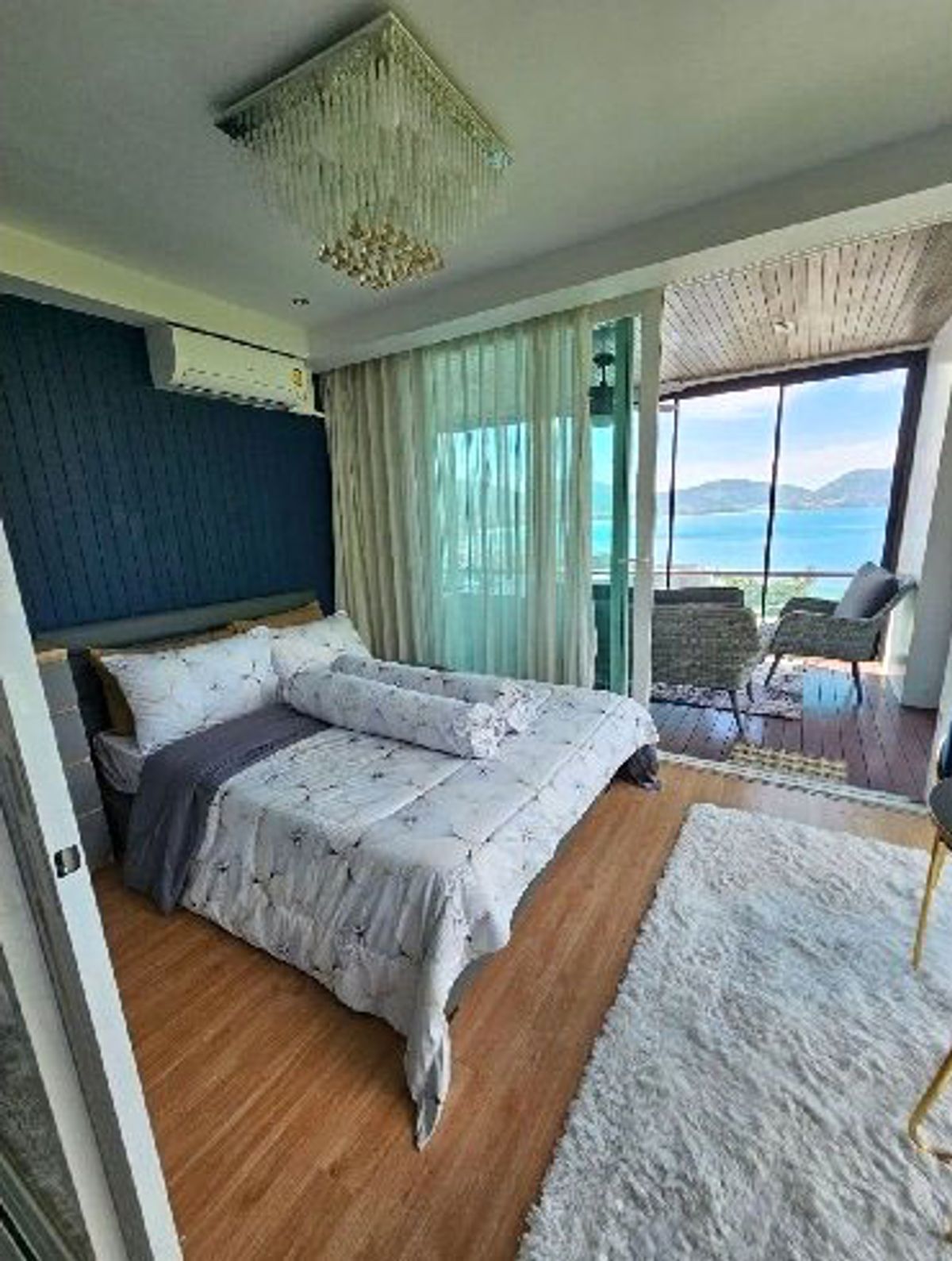 For SaleCondoPhuket : Condo next to Patong, Phuket, the pagoda price! The Pretty At Bay Cliff, corner, sea view, mountains, swimming pools in the room, decorated with well -built -in furniture.