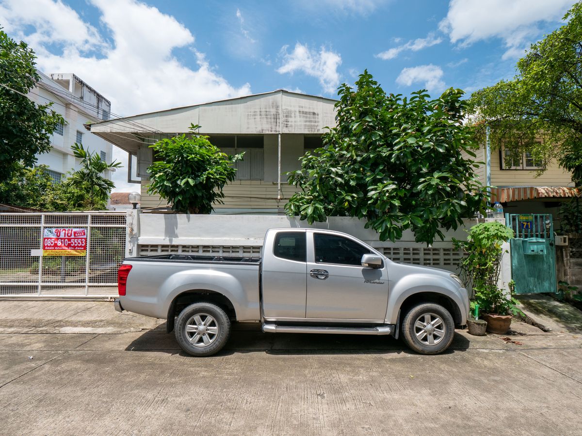 ขายที่ดินรัชดา ห้วยขวาง : ขายที่ดินห้วยขวาง ขายที่ดินซอยสุนทรศิริ ขายที่ดินซอยประชาราษฎร์บำเพ็ญ6 ขนาดที่ดิน 129 ตารางวา แปลงสวยมาก ทำเลดีมาก เหมาะแก่การลงทุน สร้างโรงแรม คอนโด หอพัก บ้านหรู หรือกิจการออฟฟิต ห่างจาก MRT ห้วยขวางเพียง 500 เมตรเท่านั้น