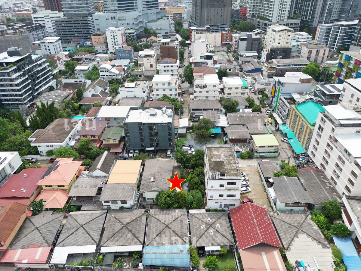 ขายที่ดินรัชดา ห้วยขวาง : ขายที่ดินห้วยขวาง ขายที่ดินซอยสุนทรศิริ ขายที่ดินซอยประชาราษฎร์บำเพ็ญ6 ขนาดที่ดิน 129 ตารางวา แปลงสวยมาก ทำเลดีมาก เหมาะแก่การลงทุน สร้างโรงแรม คอนโด หอพัก บ้านหรู หรือกิจการออฟฟิต ห่างจาก MRT ห้วยขวางเพียง 500 เมตรเท่านั้น