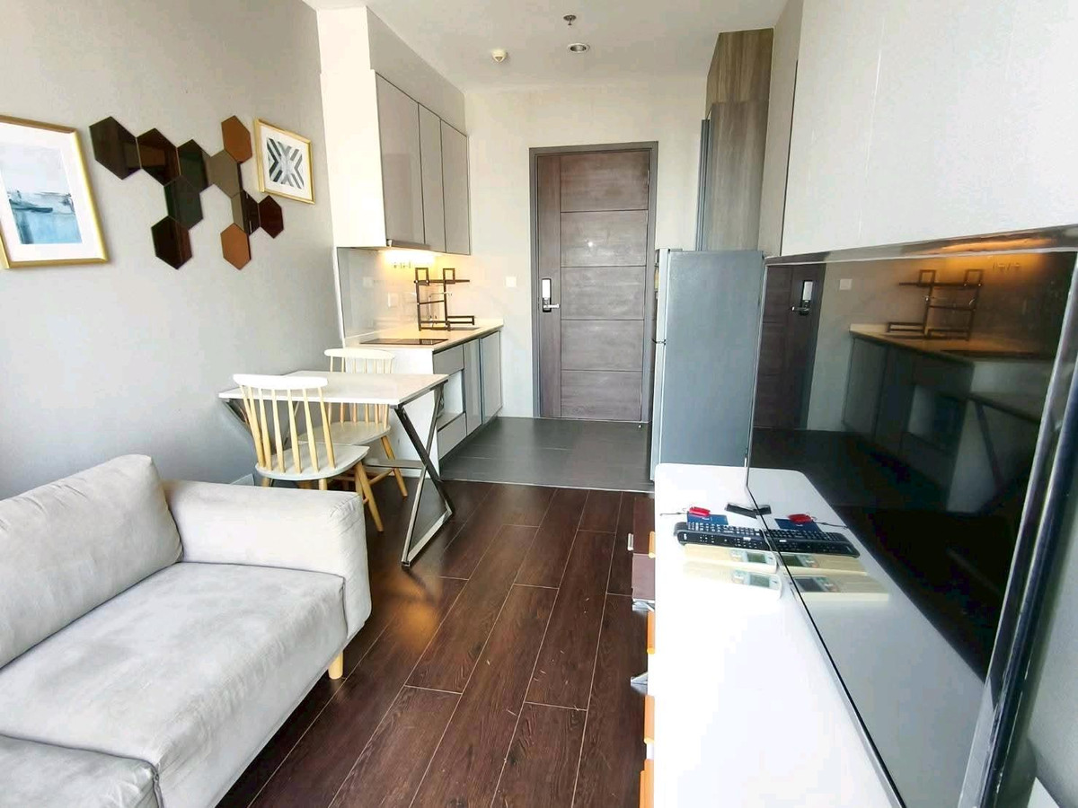 For RentCondoSukhumvit, Asoke, Thonglor : 🔴16500฿🔴 𝗖 𝗘𝗸𝗸𝗮𝗺𝗮𝗶┃C Ekkamai ✅ near BTS Ekkamai, happy to serve 🙏 If interested, talk to 𝙇𝙄𝙉𝙀 (reply very quickly):​📱 Property Code​ 6901-1610📱: Line ID:@bbcondo88