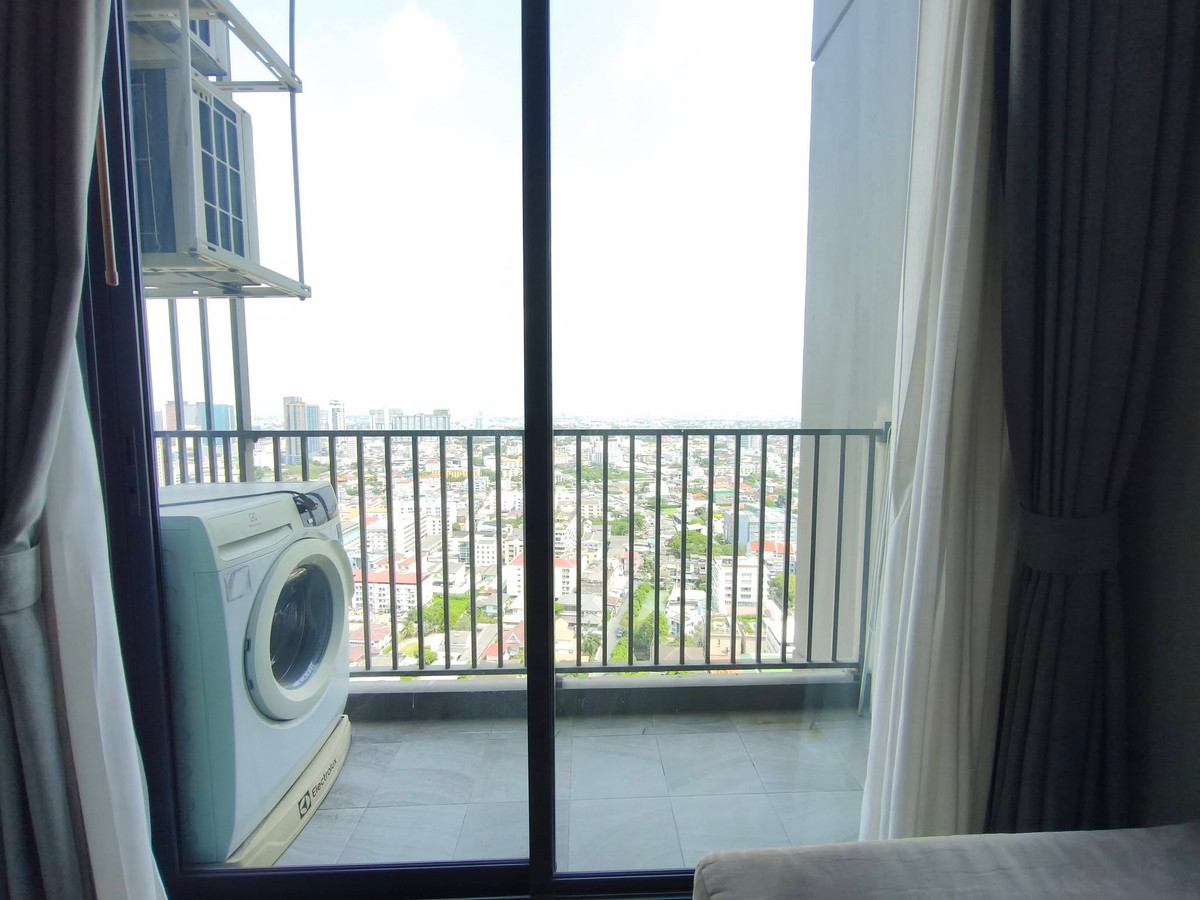 For RentCondoSukhumvit, Asoke, Thonglor : 🔴16000฿🔴 𝗖 𝗘𝗸𝗸𝗮𝗺𝗮𝗶┃C Ekkamai ✅ near BTS Ekkamai, happy to serve 🙏 If interested, talk to 𝙇𝙄𝙉𝙀 (reply very quickly):​📱 Property Code​ 6901-1610📱: Line ID:@bbcondo88