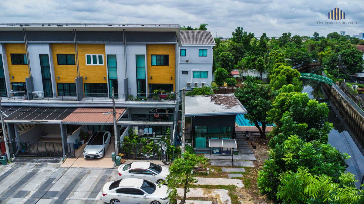 ขายทาวน์โฮมเกษตร นวมินทร์ ลาดปลาเค้า : หลังมุม ติดสระว่ายน้ำ! ขายทาวน์โฮม 3 ชั้น หมู่บ้านอีโค-สเปซ เกษตร-นวมินทร์  บ้านสวยมาก ตำแหน่งดีที่สุดในโครงการ ทำเลศักยภาพ เดินทางสะดวก ใกล้ทางด่วน!!