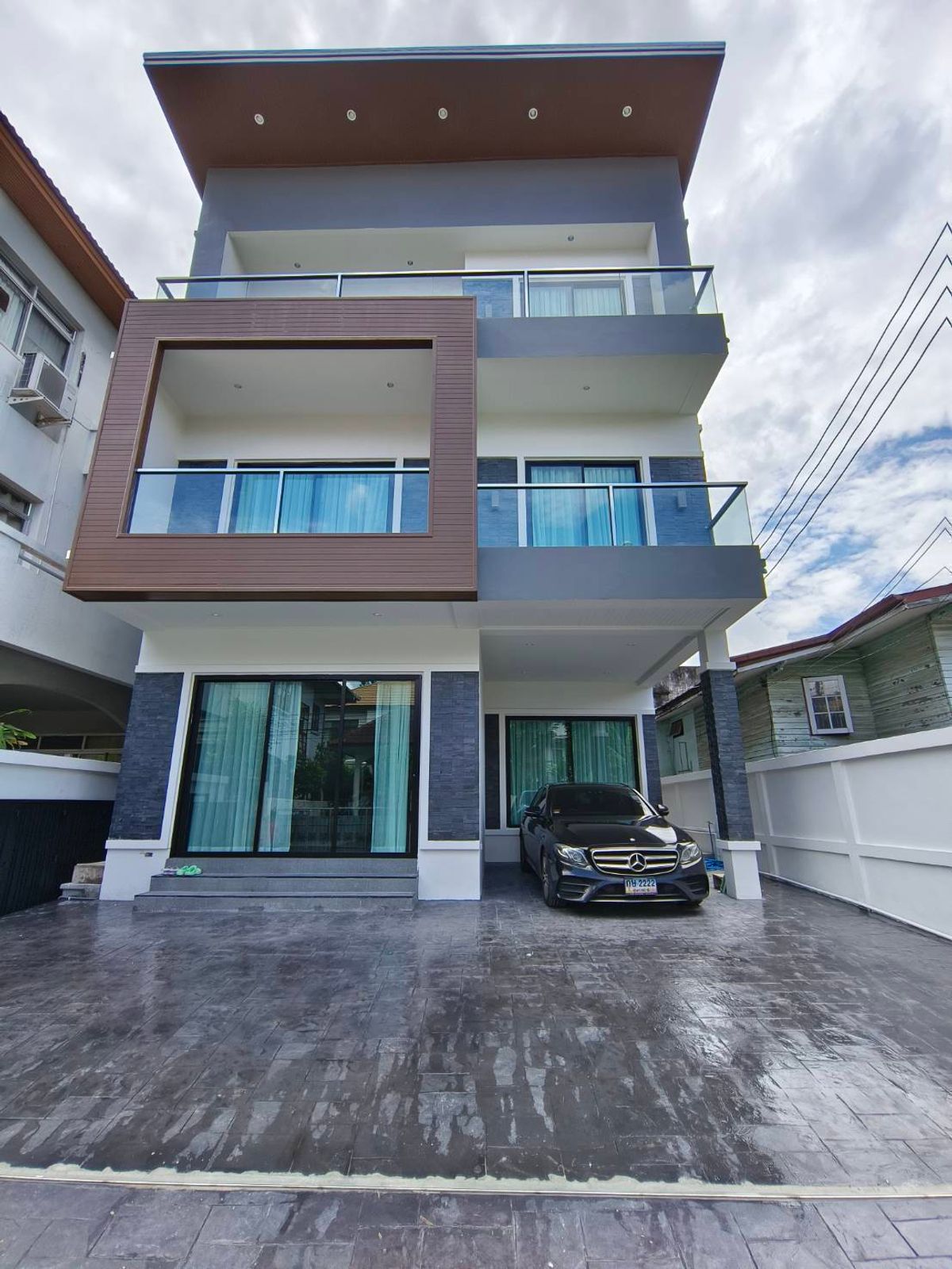 ขายบ้านสุขุมวิท อโศก ทองหล่อ : For Sale: 3-Story Detached House in Sukhumvit 65, near BTS Ekkamai (S03-2030S).
