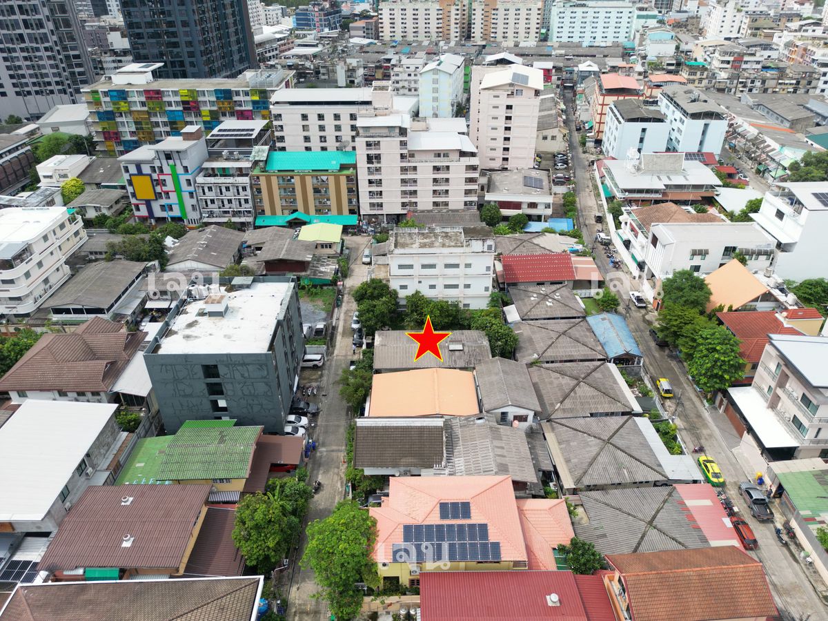 ขายที่ดินรัชดา ห้วยขวาง : ขายที่ดินห้วยขวาง ขายที่ดินซอยสุนทรศิริ ขายที่ดินซอยประชาราษฎร์บำเพ็ญ6 ขนาดที่ดิน 129 ตารางวา แปลงสวยมาก ทำเลดีมาก เหมาะแก่การลงทุน สร้างโรงแรม คอนโด หอพัก บ้านหรู หรือกิจการออฟฟิต ห่างจาก MRT ห้วยขวางเพียง 500 เมตรเท่านั้น