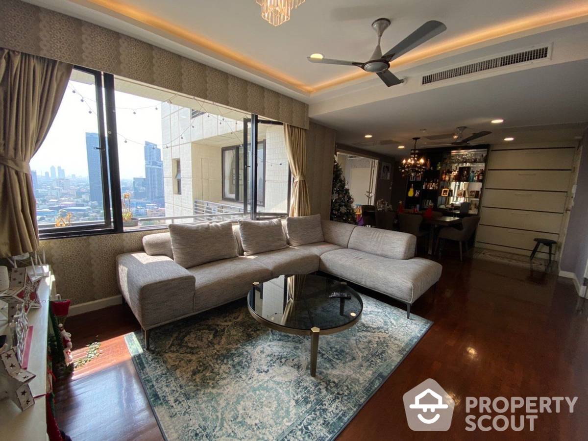 For SaleCondoSathorn, Narathiwat : 3-BR Condo at Baan Piya Sathorn near MRT Si Lom