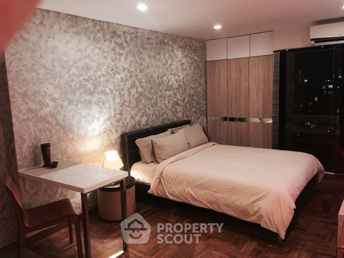 For SaleCondoSukhumvit, Asoke, Thonglor : 1-BR Condo at Sukhumvit Park Condominium near BTS Asok