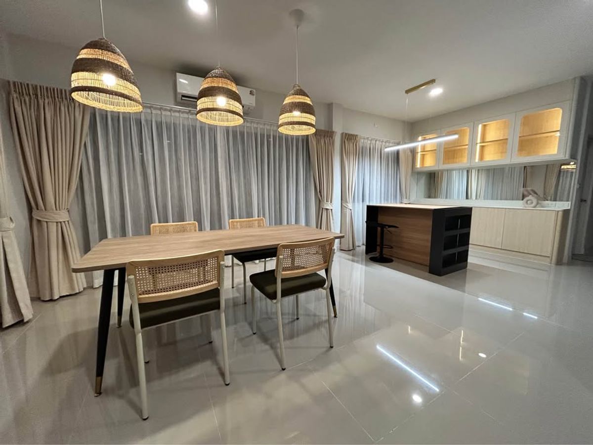ให้เช่าบ้านสมุทรปราการ สำโรง : 🏡 ให้เช่าบ้าน Grande Pleno สุขุมวิท-บางนา ใหม่สไตล์โมเดิร์นคลาสสิก ใกล้ Mega บางนา เพียง 700 เมตร | 3 ห้องนอน | 4 ห้องน้ำ | เฟอร์ครบ เครื่องใช้ไฟฟ้าจัดเต็ม | ค่าเช่า 89,000 บาท | Ref: T1780 LINE ID: @323gqmho