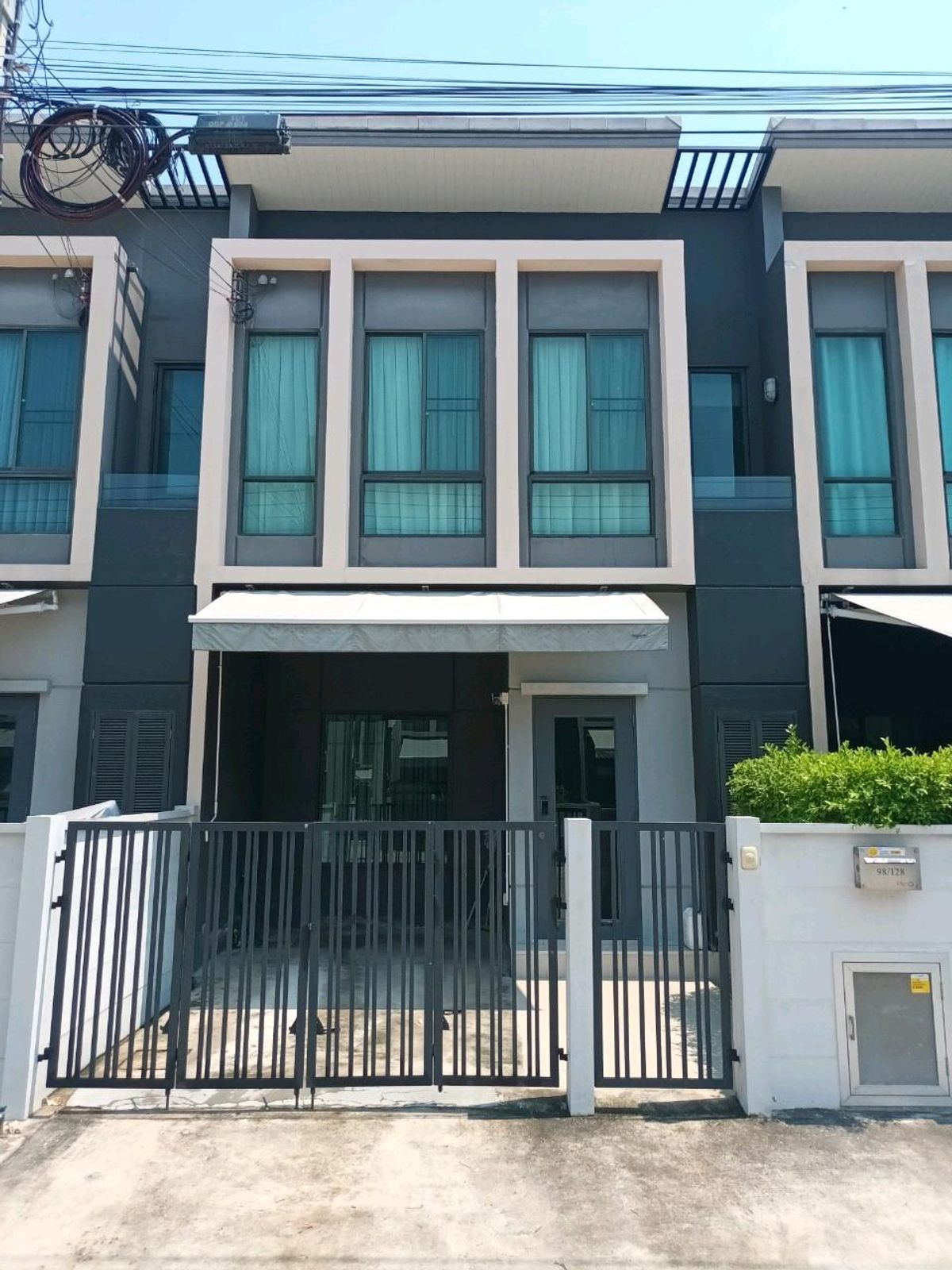 ขายทาวน์โฮมสมุทรปราการ สำโรง : ขายบ้านทาวโฮม พลีโน่สุขุมวิทบางนา บ้านเลขที่ 98/128 ราคา3.2ล้าน