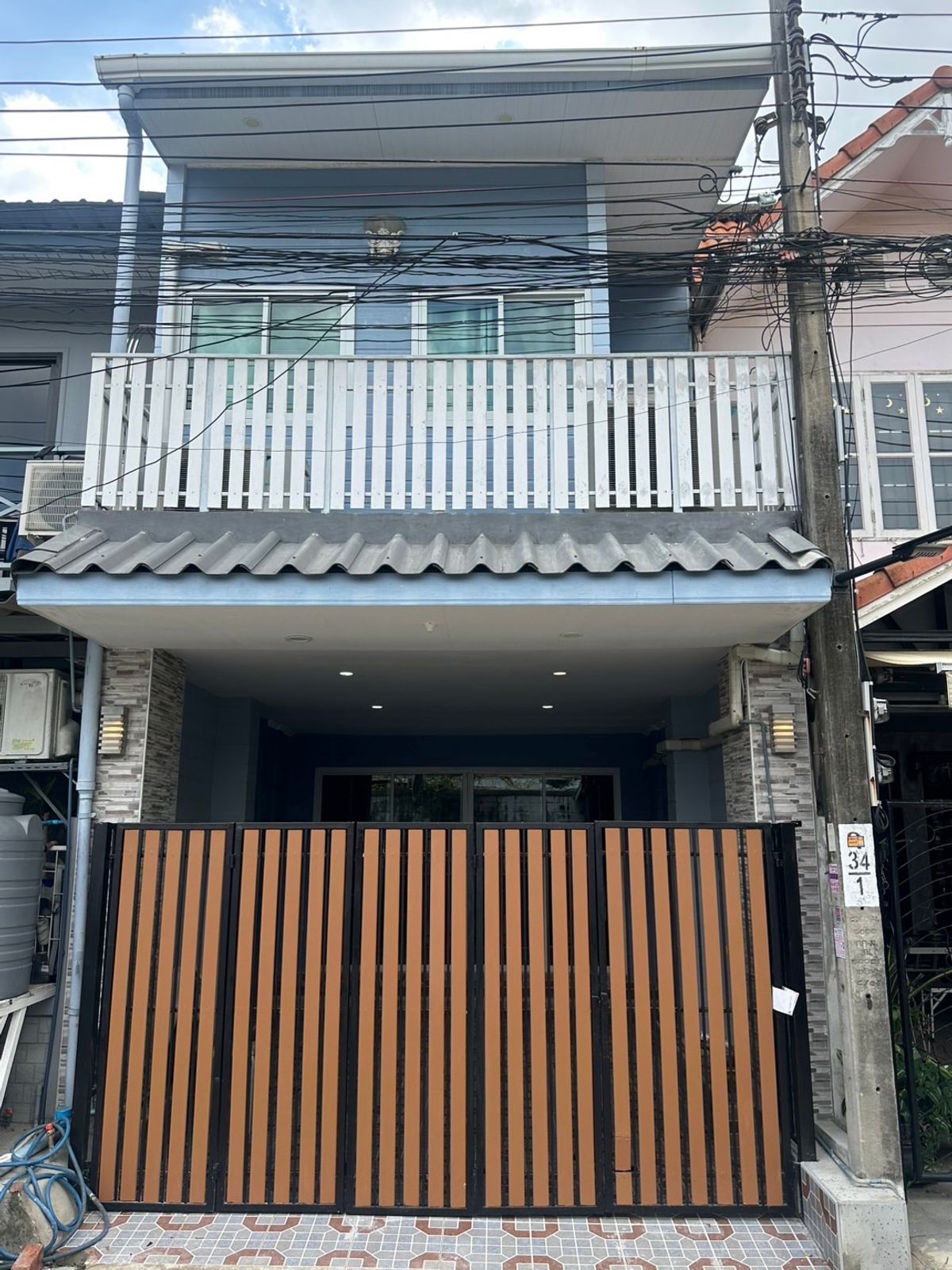 ขายทาวน์โฮมลาดพร้าว101 แฮปปี้แลนด์ : บ้านเสนาวิลล่า 84 / 2 ห้องนอน (ขาย), Baan Sena villa 84 / 2 Bedrooms (FOR SALE) PIK113