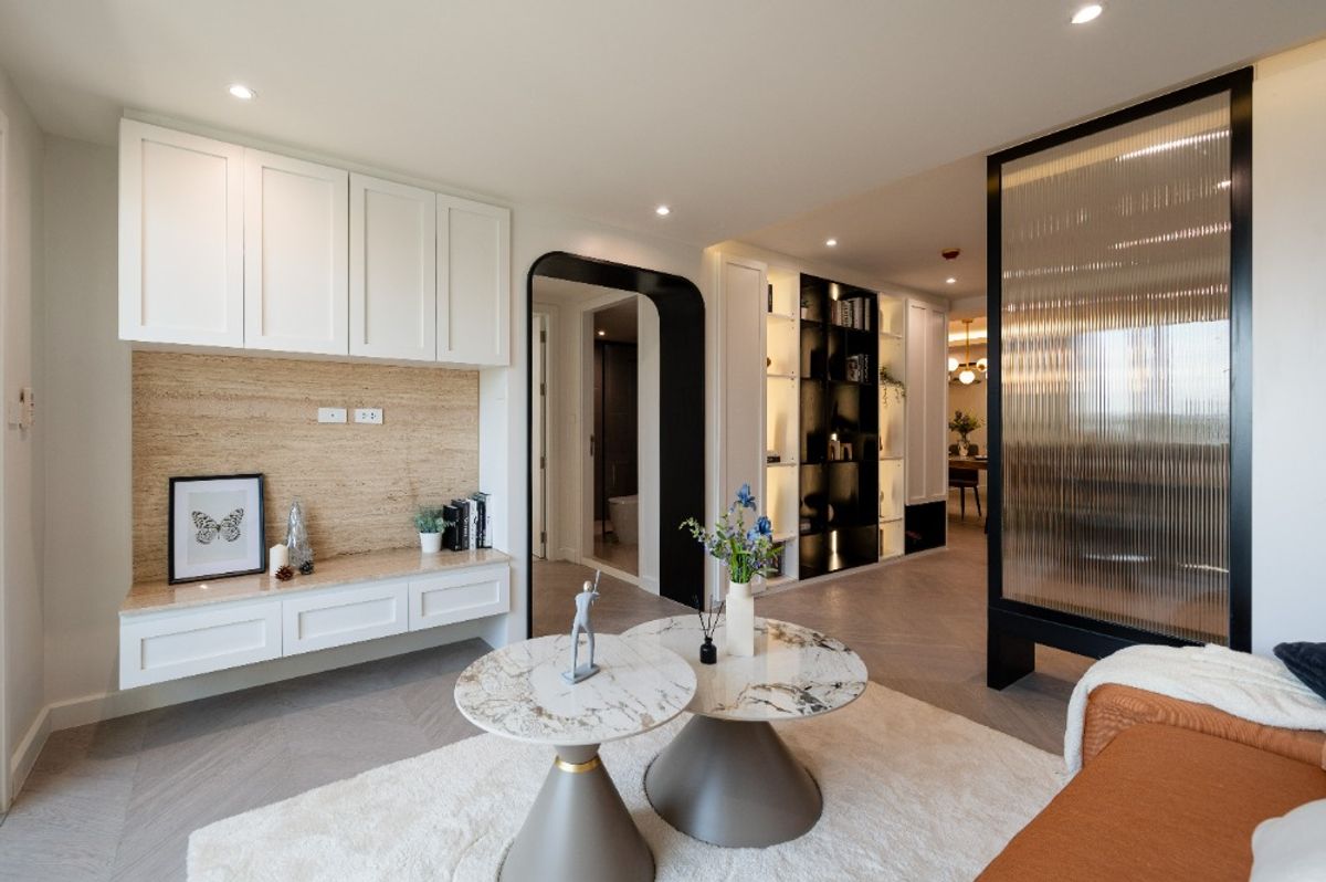 For SaleCondoSukhumvit, Asoke, Thonglor : JASPER EKKAMAI, a new renovated condo, Pet Friendly, is luxurious. Price 13.9 MB. Interested contact 092-6905445.