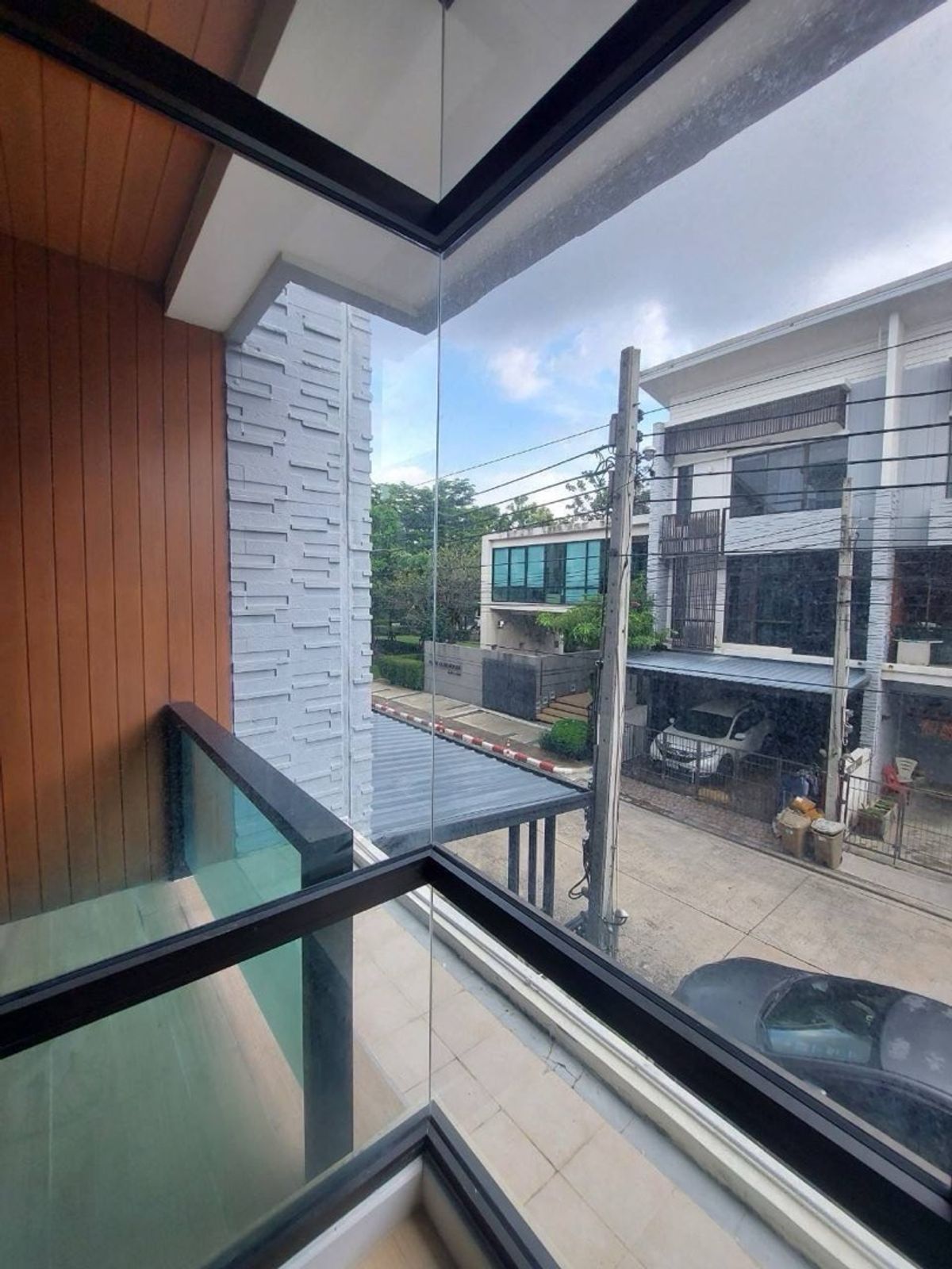 ให้เช่าทาวน์โฮมสมุทรปราการ สำโรง : ✅ For Rent ✅ Plex Bangna 3-Storey Townhome(Located right on Bangna-Trad Road, KM.5)