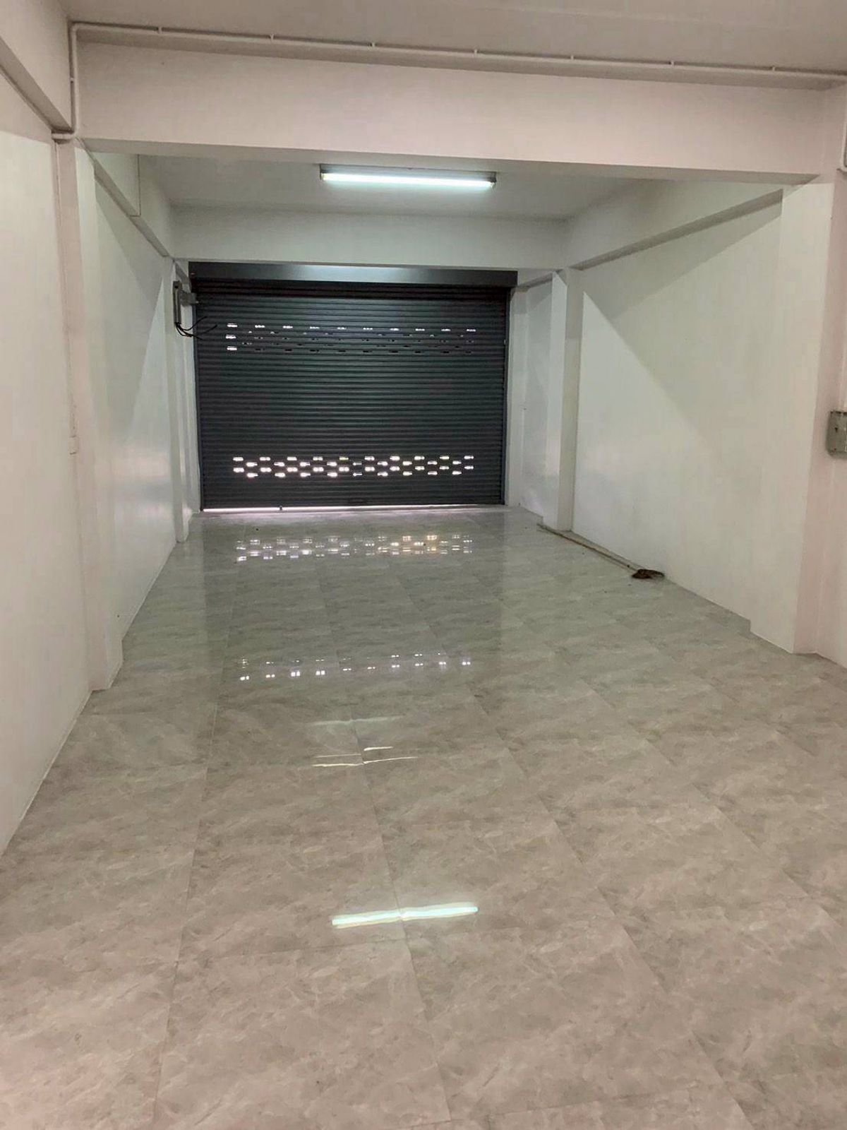 For RentShop HouseNonthaburi, Bang Yai, Bangbuathong : Rent a 3 -story commercial building + roof on the main road, Bang Yai City Excellent trading location (N.1722)