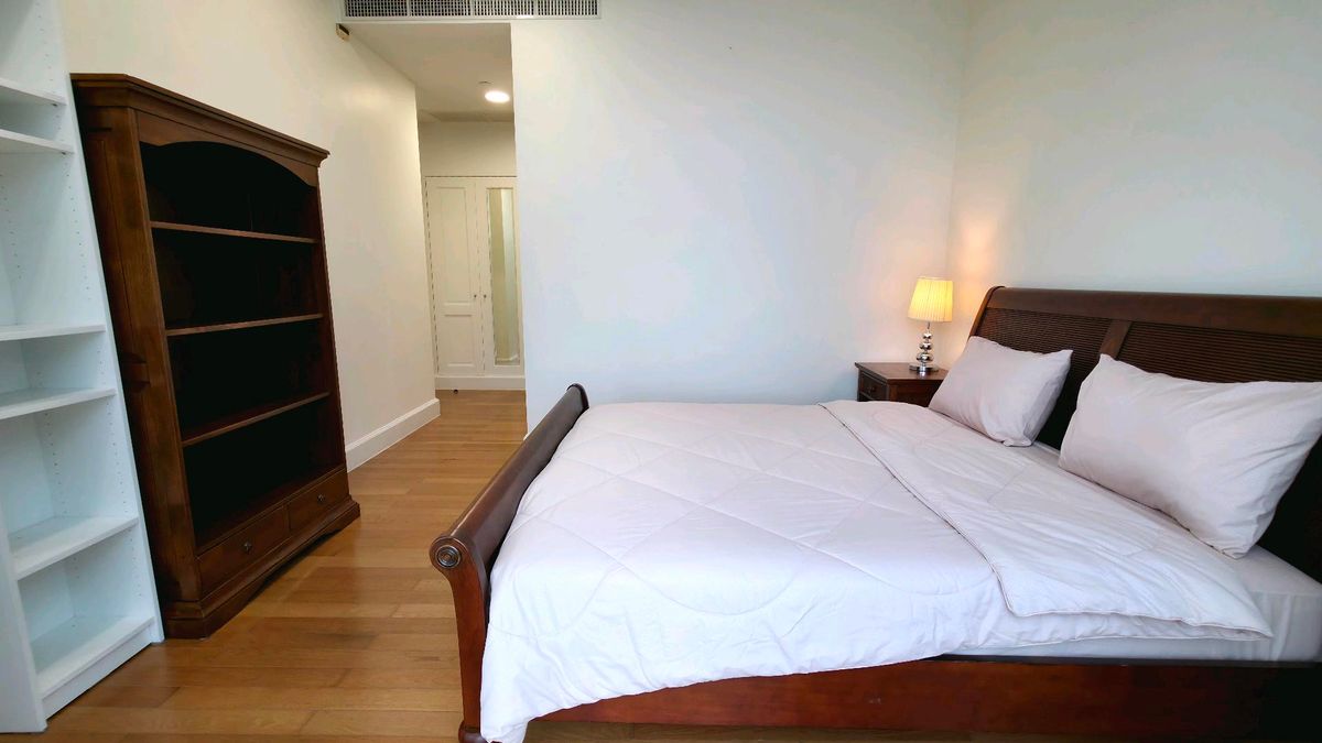 ให้เช่าคอนโดสุขุมวิท อโศก ทองหล่อ : ✨🛗 ลิฟต์ส่วนตัว • ความหรูหราเงียบสงบใจกลางอโศก 🏙️  |   Royce Residences คอนโดระดับ Hi-End ที่ตอบโจทย์ชีวิตคนเมืองอย่างแท้จริง