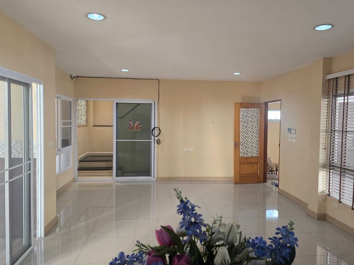 ขายบ้านมีนบุรี-ร่มเกล้า : พาร์คเวย์ ชาเล่ต์ รามคำแหง / 3 ห้องนอน (ขาย), Parkway Chalet Ramkhamhaeng / 3 Bedrooms (FOR SALE) AA376