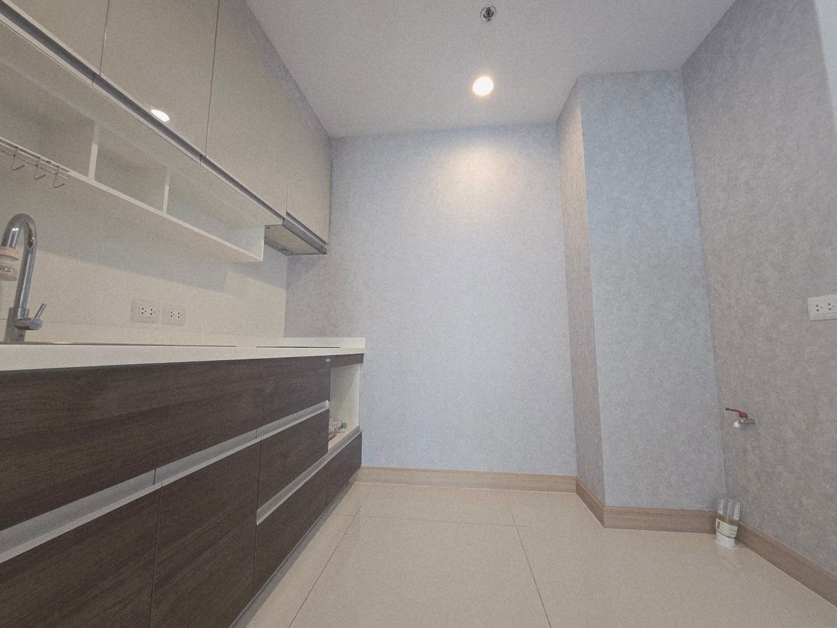 For SaleCondoRama3 (Riverside),Satupadit : Sell ​​high riae condo, resort style, 28th floor, C 99.87 sqm. The room has never been in the River Rama 3 view.