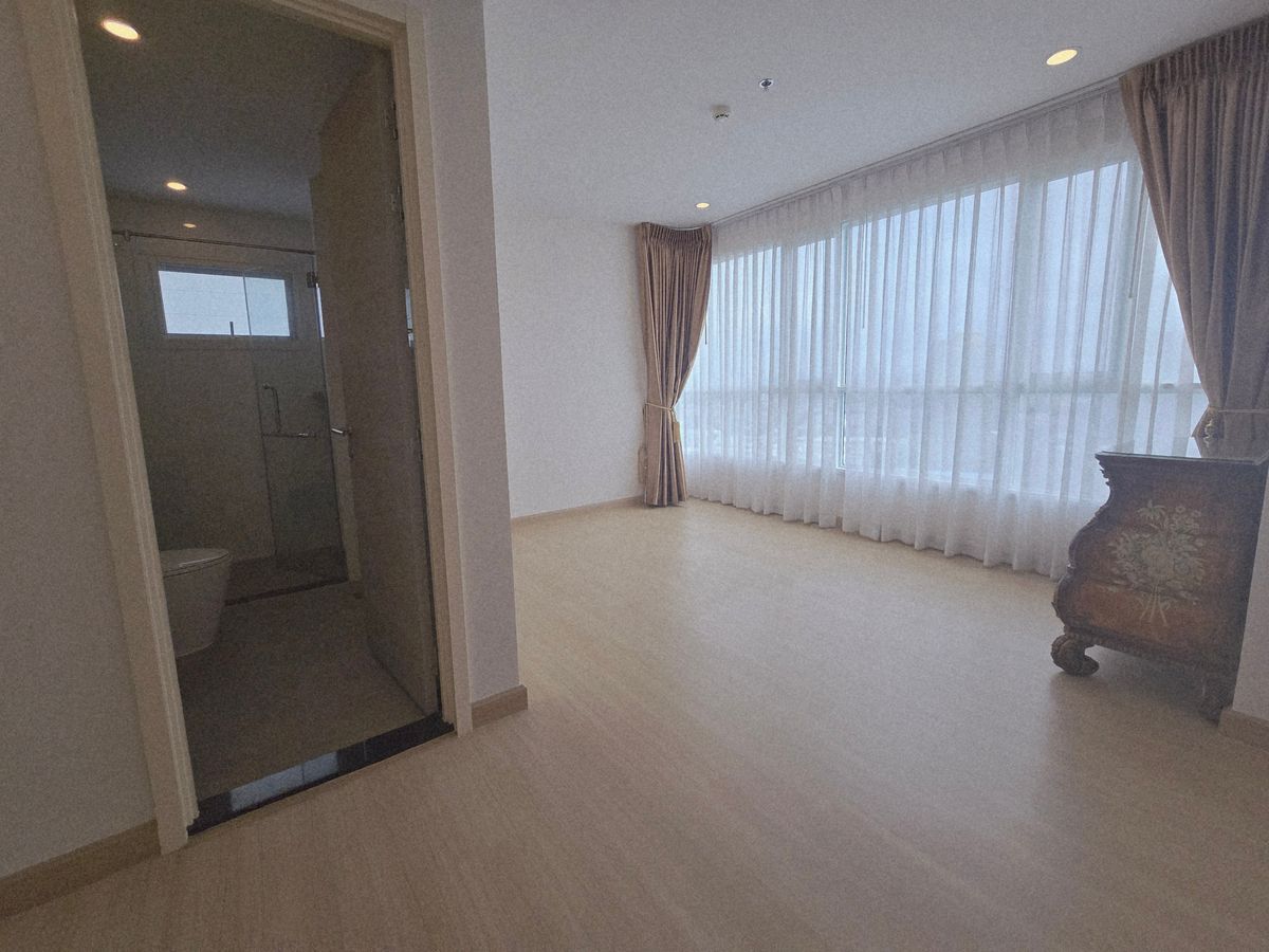 For SaleCondoRama3 (Riverside),Satupadit : Sell ​​high riae condo, resort style, 28th floor, C 99.87 sqm. The room has never been in the River Rama 3 view.