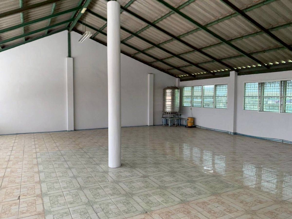 For RentShop HouseNonthaburi, Bang Yai, Bangbuathong : Rent a 3 -story commercial building + roof on the main road, Bang Yai City Excellent trading location (N.1722)