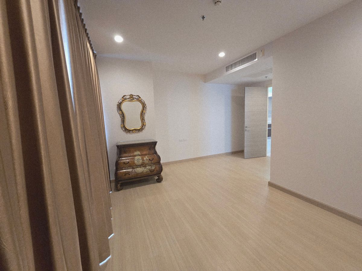For SaleCondoRama3 (Riverside),Satupadit : Sell ​​high riae condo, resort style, 28th floor, C 99.87 sqm. The room has never been in the River Rama 3 view.