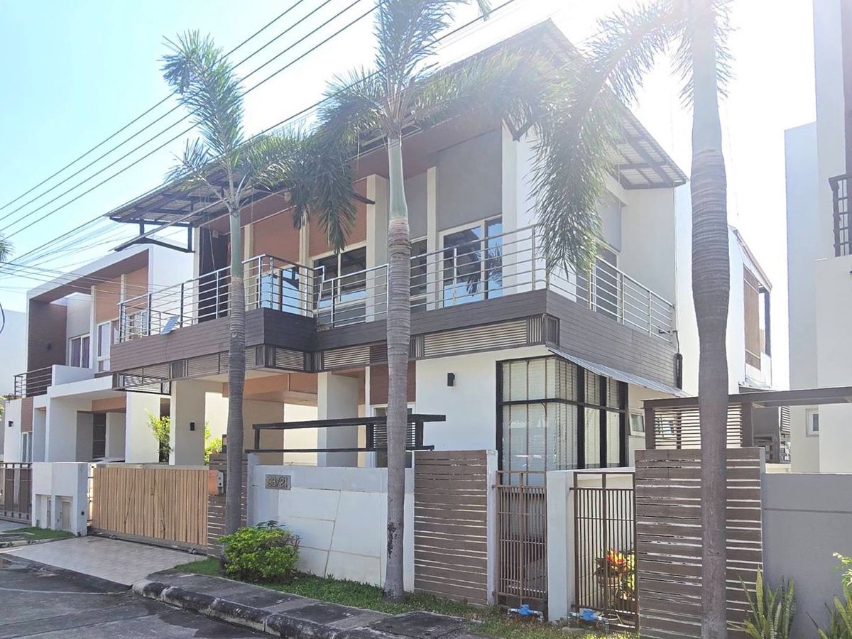 ขายบ้านมีนบุรี-ร่มเกล้า : พาร์คเวย์ ชาเล่ต์ รามคำแหง / 3 ห้องนอน (ขาย), Parkway Chalet Ramkhamhaeng / 3 Bedrooms (FOR SALE) AA376