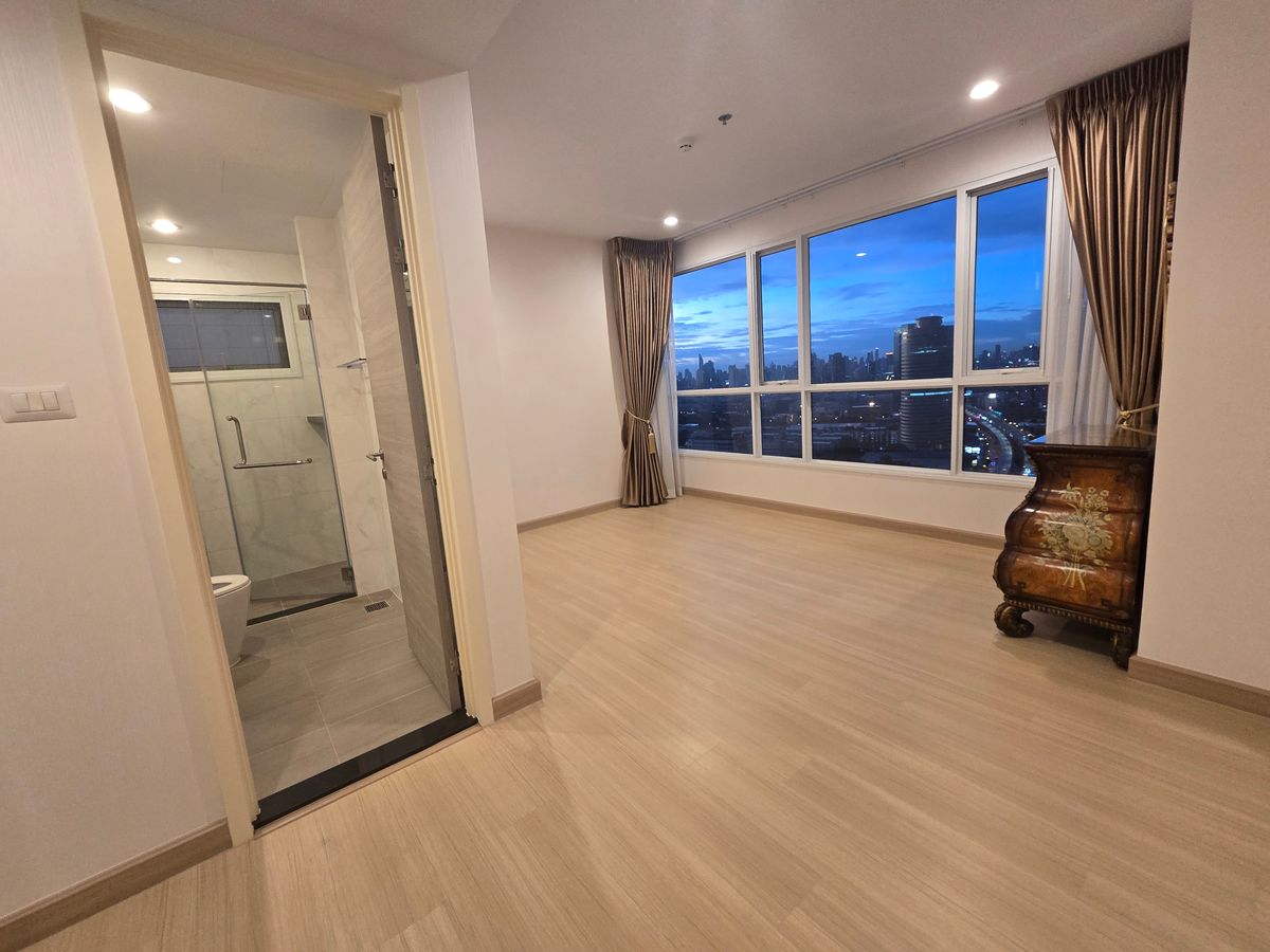 For SaleCondoRama3 (Riverside),Satupadit : Sell ​​high riae condo, resort style, 28th floor, C 99.87 sqm. The room has never been in the River Rama 3 view.