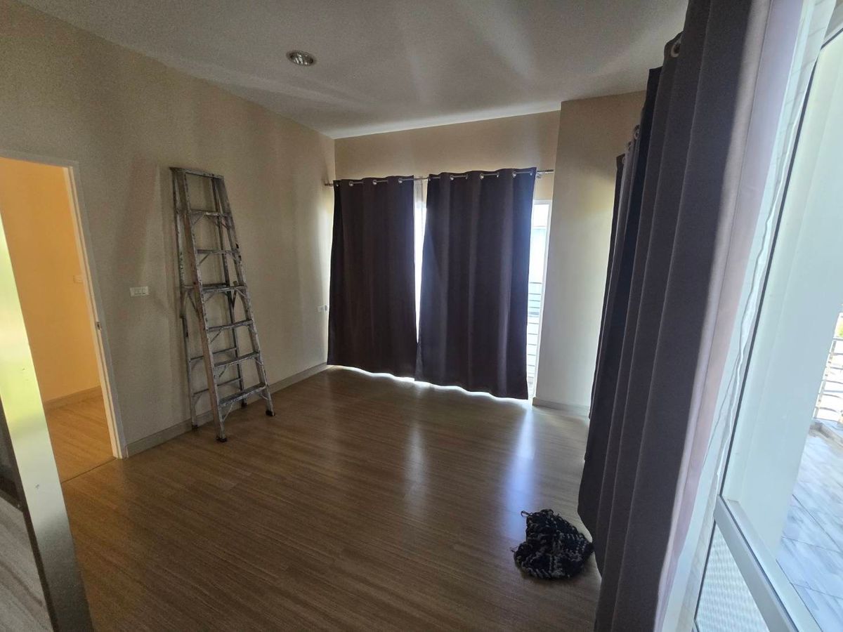 ขายบ้านมีนบุรี-ร่มเกล้า : พาร์คเวย์ ชาเล่ต์ รามคำแหง / 3 ห้องนอน (ขาย), Parkway Chalet Ramkhamhaeng / 3 Bedrooms (FOR SALE) AA376