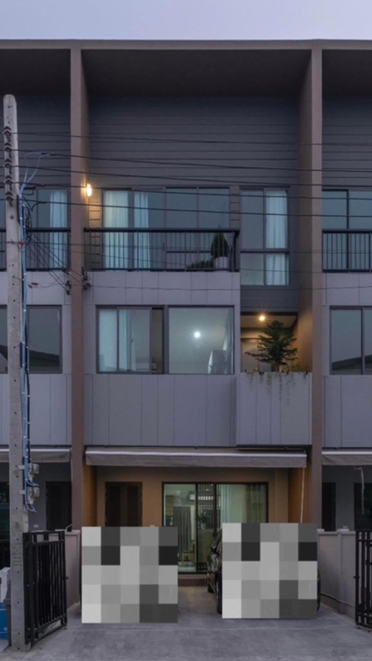 ให้เช่าทาวน์โฮมพัฒนาการ ศรีนครินทร์ : ทาวน์เฮาส์สำหรับเขตเช่า Krungthepkritha 3Beds 3Baths ตกแต่งอย่างสมบูรณ์พร้อมที่จะย้ายเข้ามา