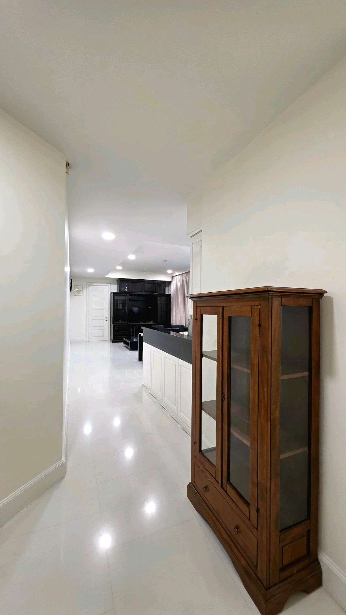 ให้เช่าคอนโดสุขุมวิท อโศก ทองหล่อ : ✨🛗 ลิฟต์ส่วนตัว • ความหรูหราเงียบสงบใจกลางอโศก 🏙️  |   Royce Residences คอนโดระดับ Hi-End ที่ตอบโจทย์ชีวิตคนเมืองอย่างแท้จริง