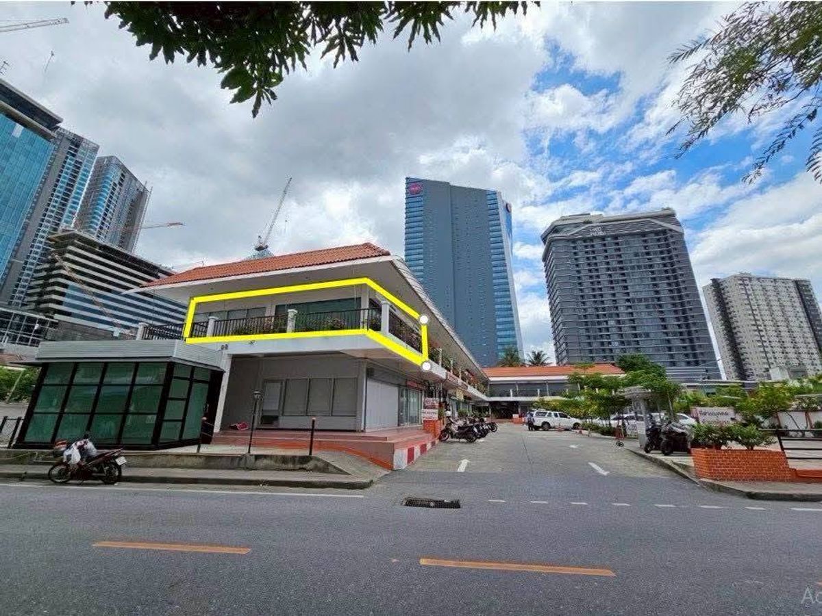 For RentOfficeBangna, Bearing, Lasalle : Rental of the shop, Sukhumvit Office 66/1, near BTS Udomsuk, ready to enter August 68 (N.1718)