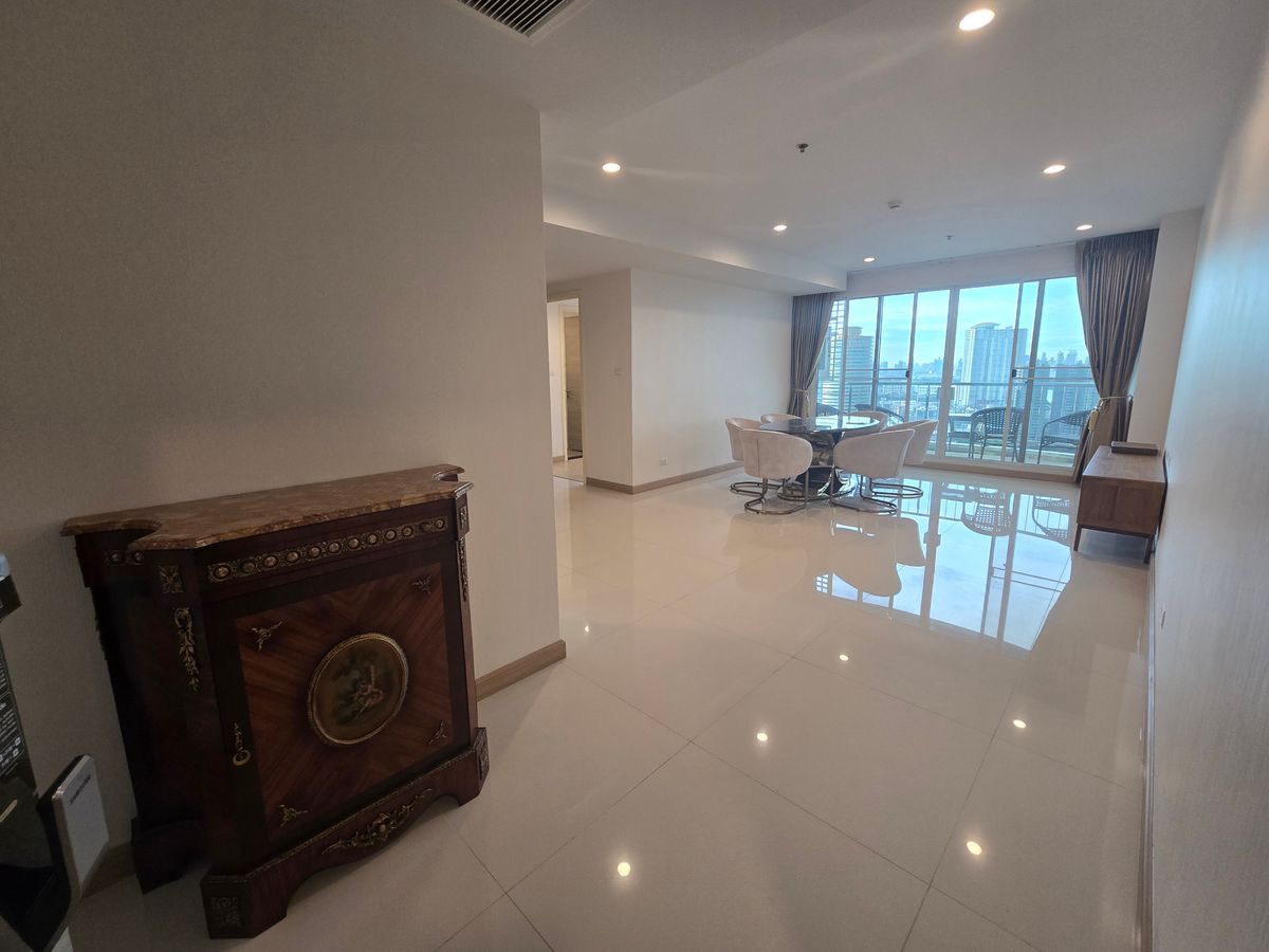 For SaleCondoRama3 (Riverside),Satupadit : Sell ​​high riae condo, resort style, 28th floor, C 99.87 sqm. The room has never been in the River Rama 3 view.