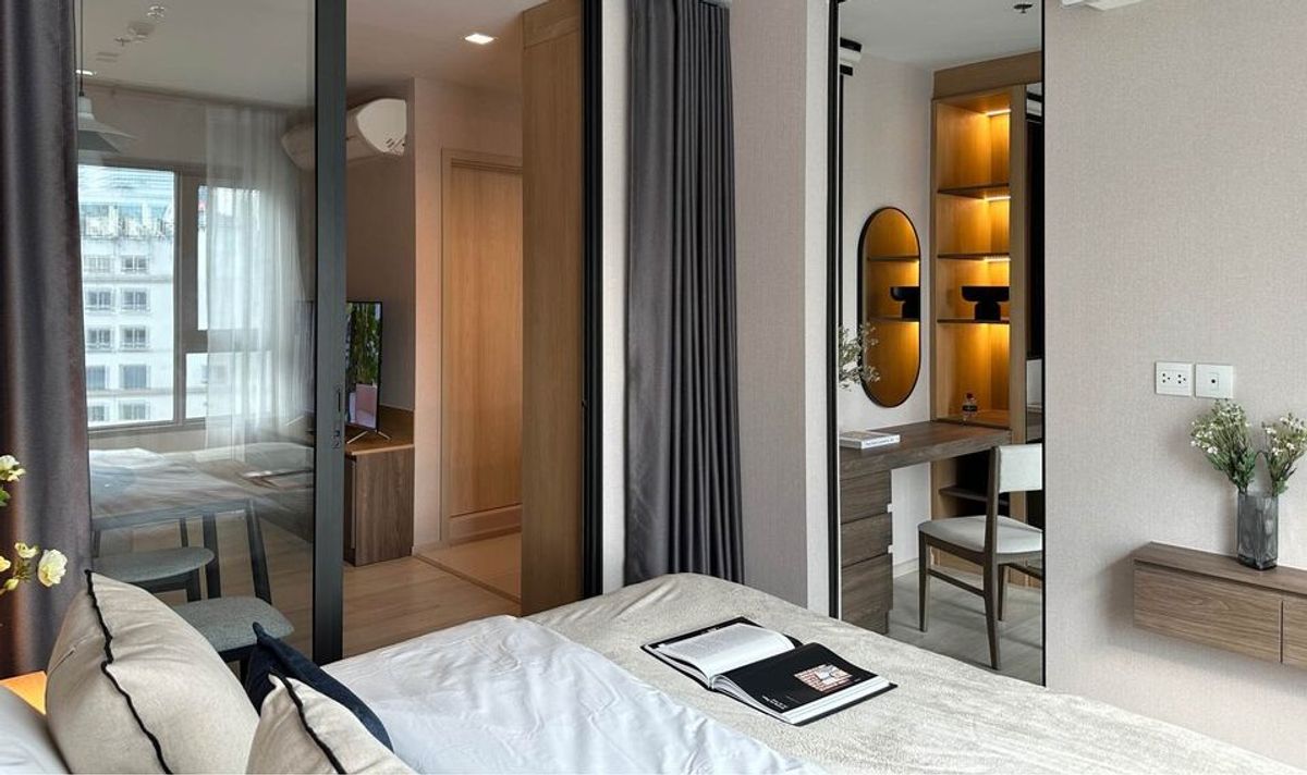 For RentCondoWitthayu, Chidlom, Langsuan, Ploenchit :  Life One Wireless LSIR0093