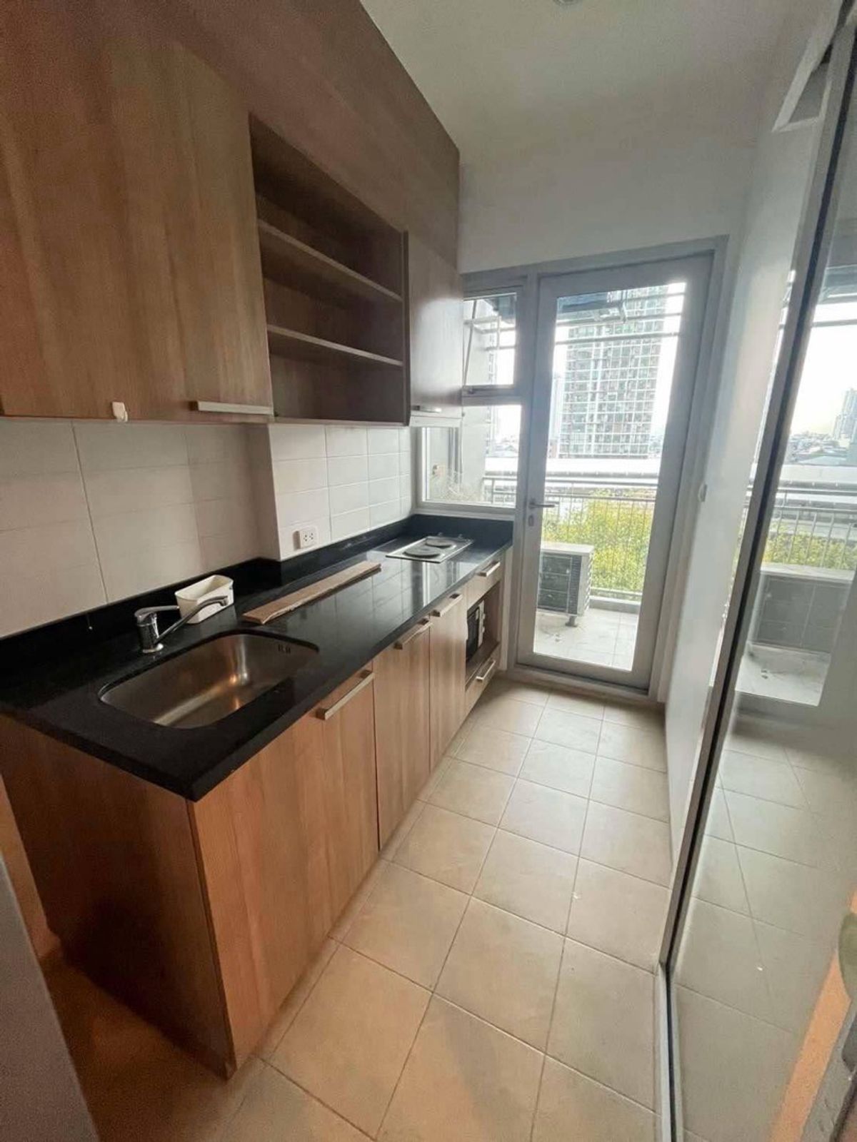 For SaleCondoWongwianyai, Charoennakor : (P0035) For Sale 🏢 Hive Sathorn Price 3,950,000 BAHT